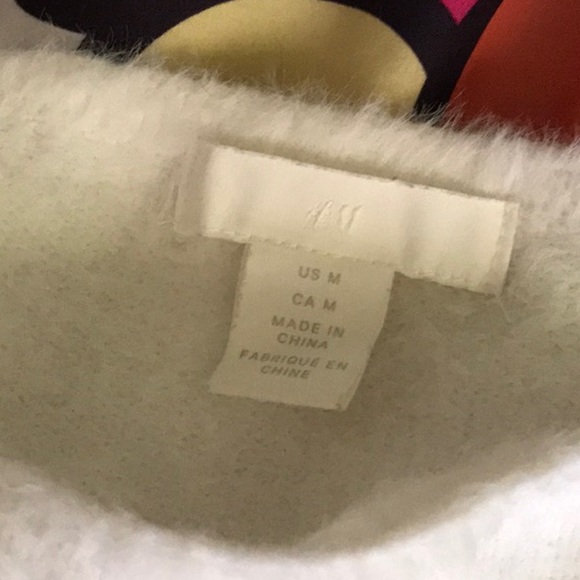 Fuzzy White Sweater Sz M - Picture 7 of 8